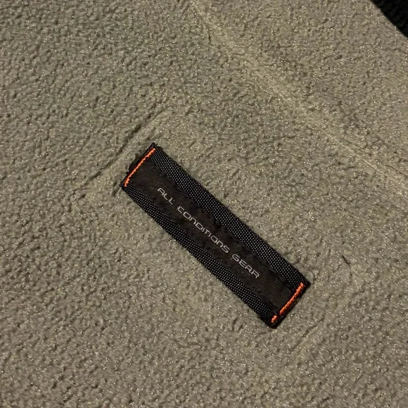 Nike ACG Men's Beige Performance Jacket - Picture 7 of 10